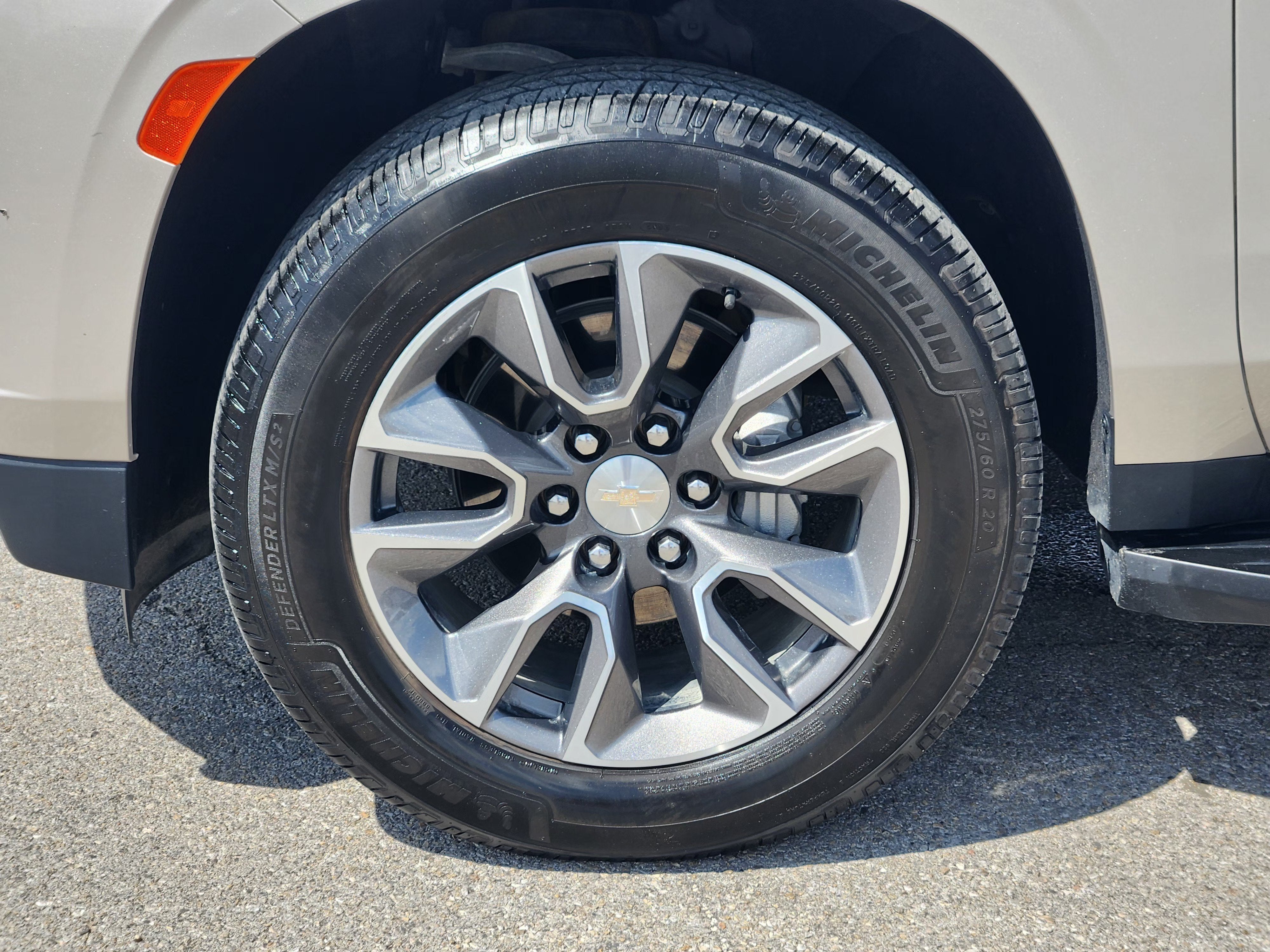 2023 Chevrolet Suburban LT
