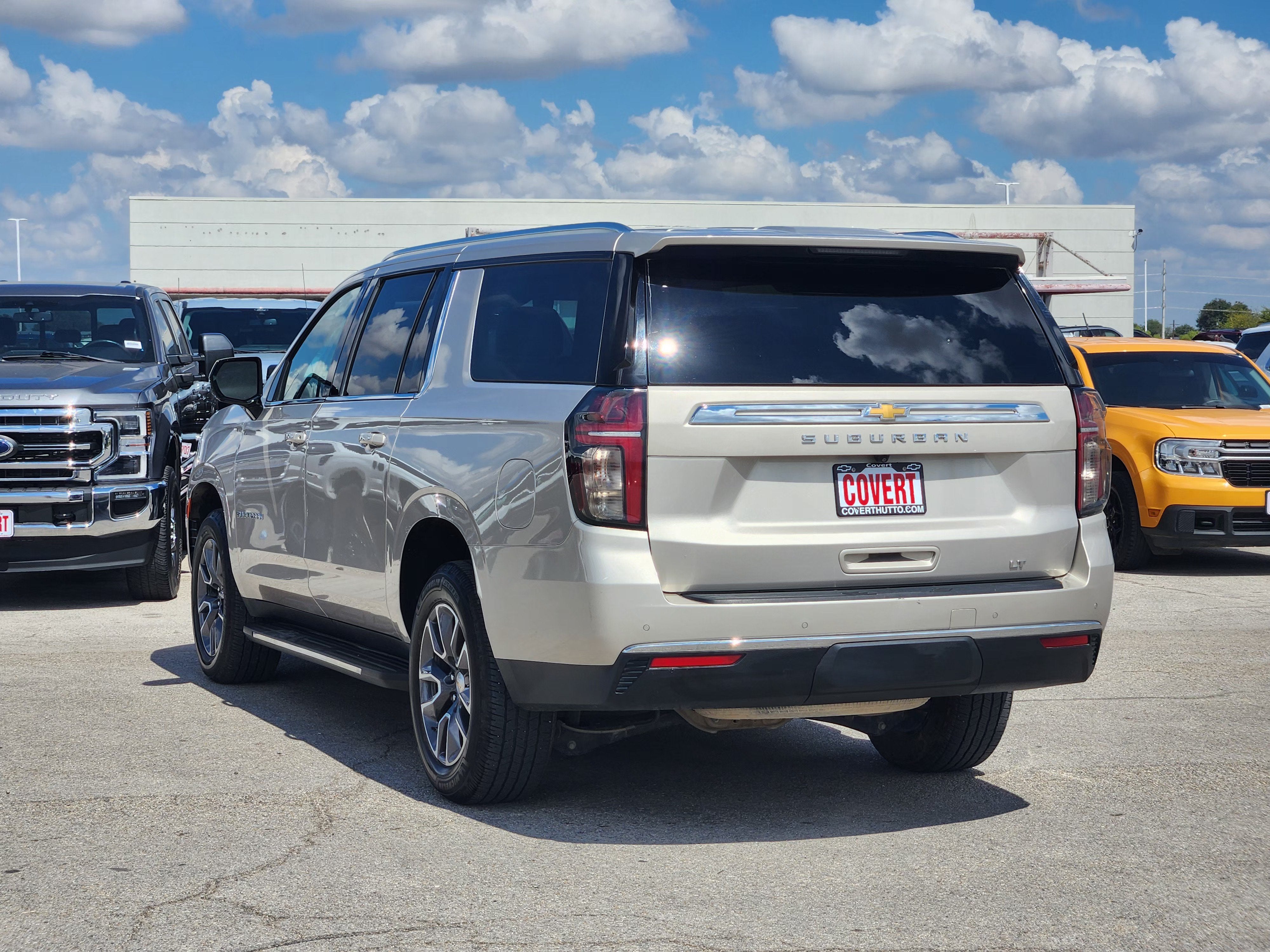 2023 Chevrolet Suburban LT