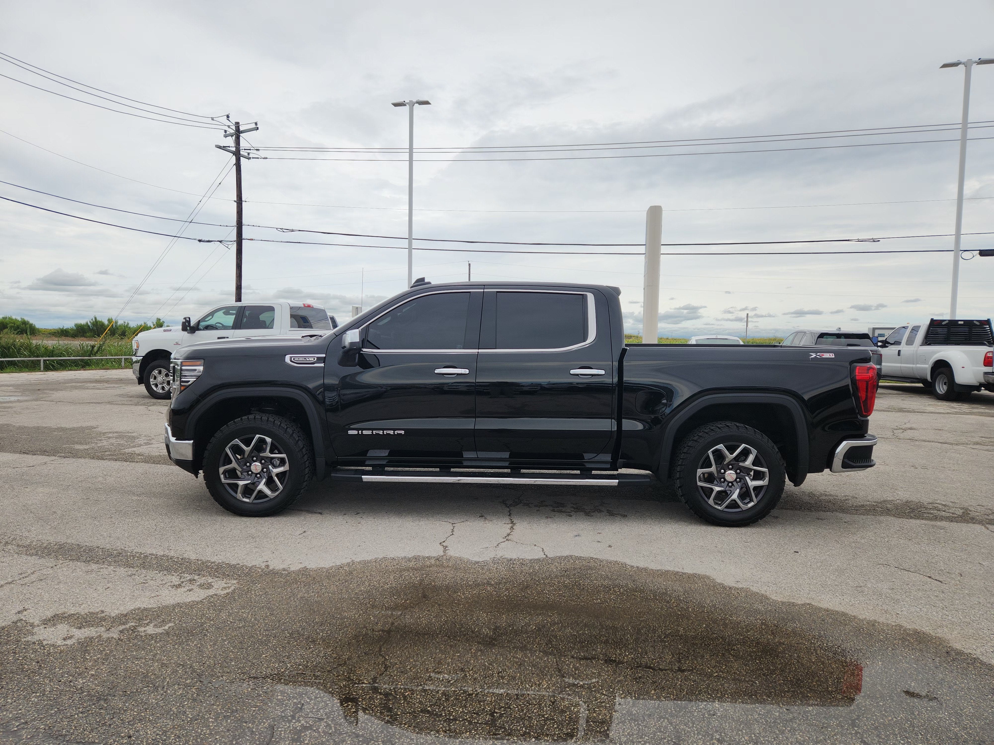 2025 GMC Sierra 1500 SLT