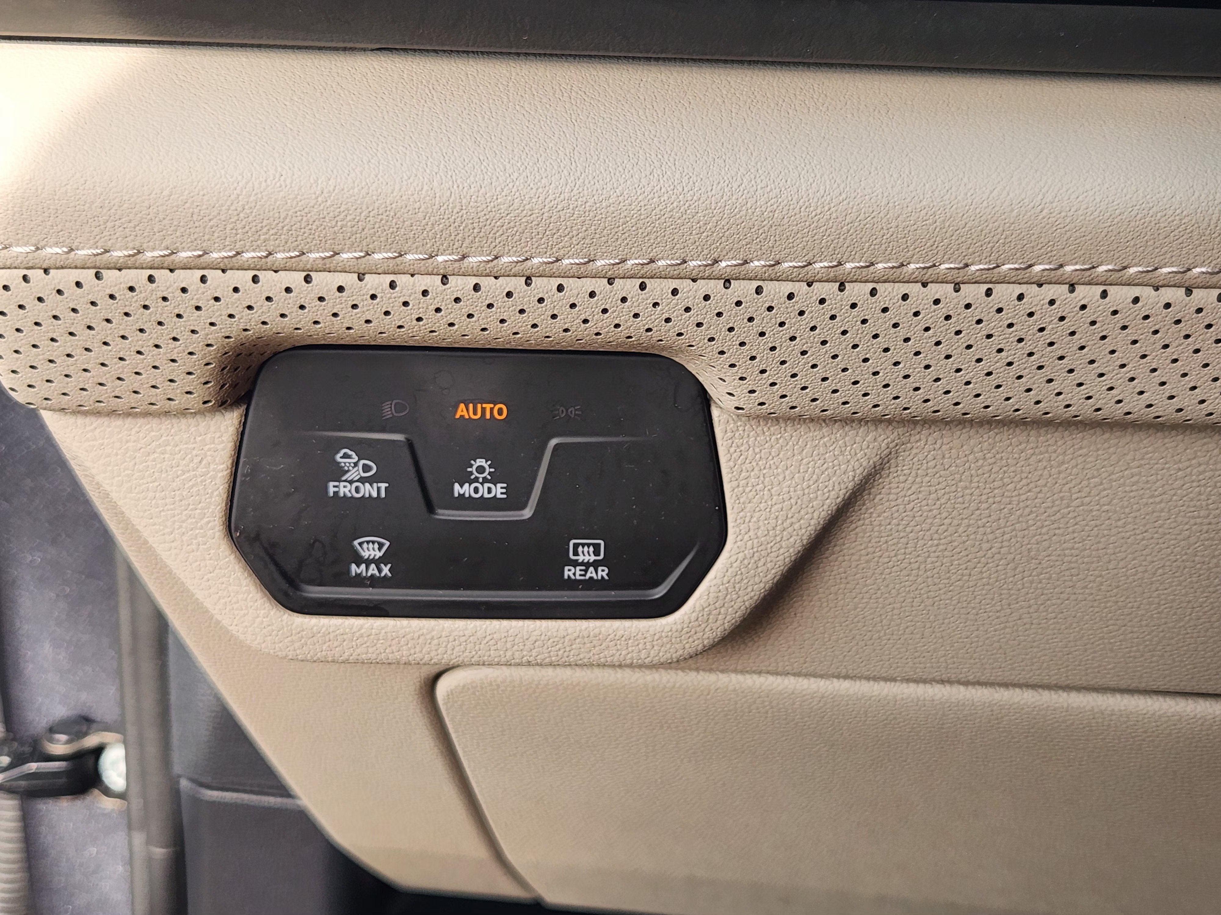 2025 Volkswagen Atlas 2.0T SE