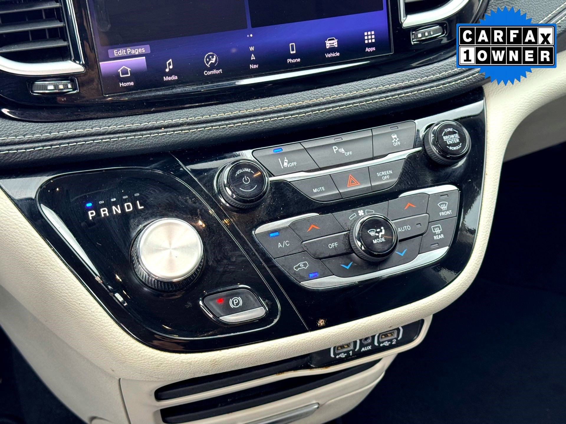 2024 Chrysler Pacifica Hybrid Select