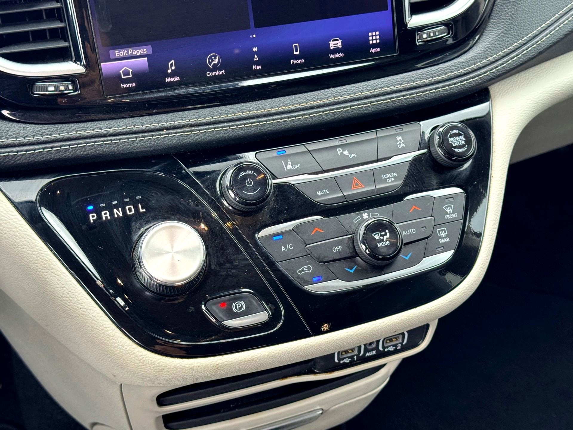 2024 Chrysler Pacifica Hybrid Select