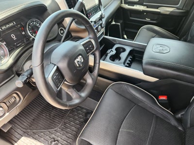 2020 RAM 3500 Laramie Crew Cab 4x4 8' Box
