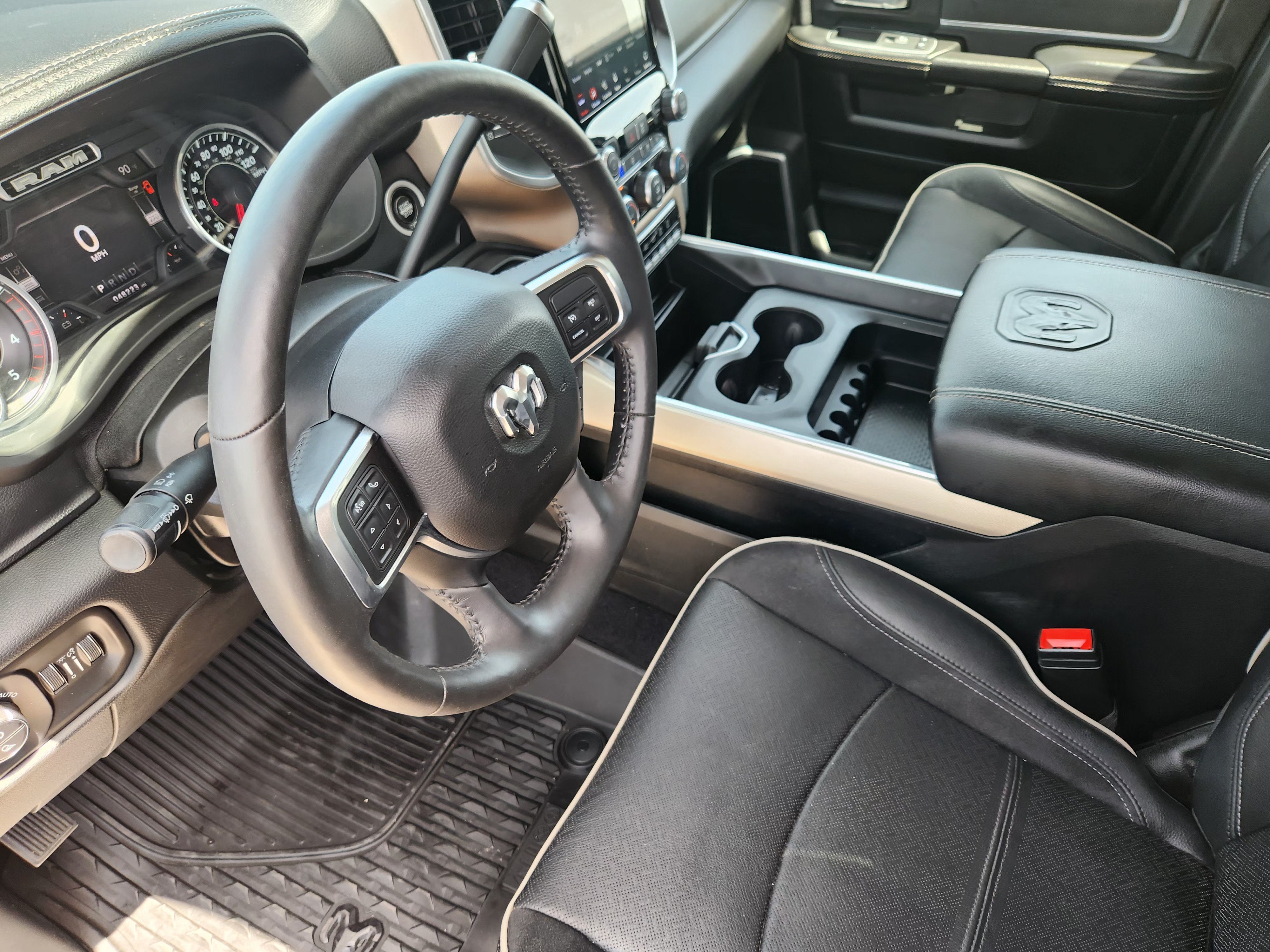 2020 RAM 3500 Laramie Crew Cab 4x4 8' Box