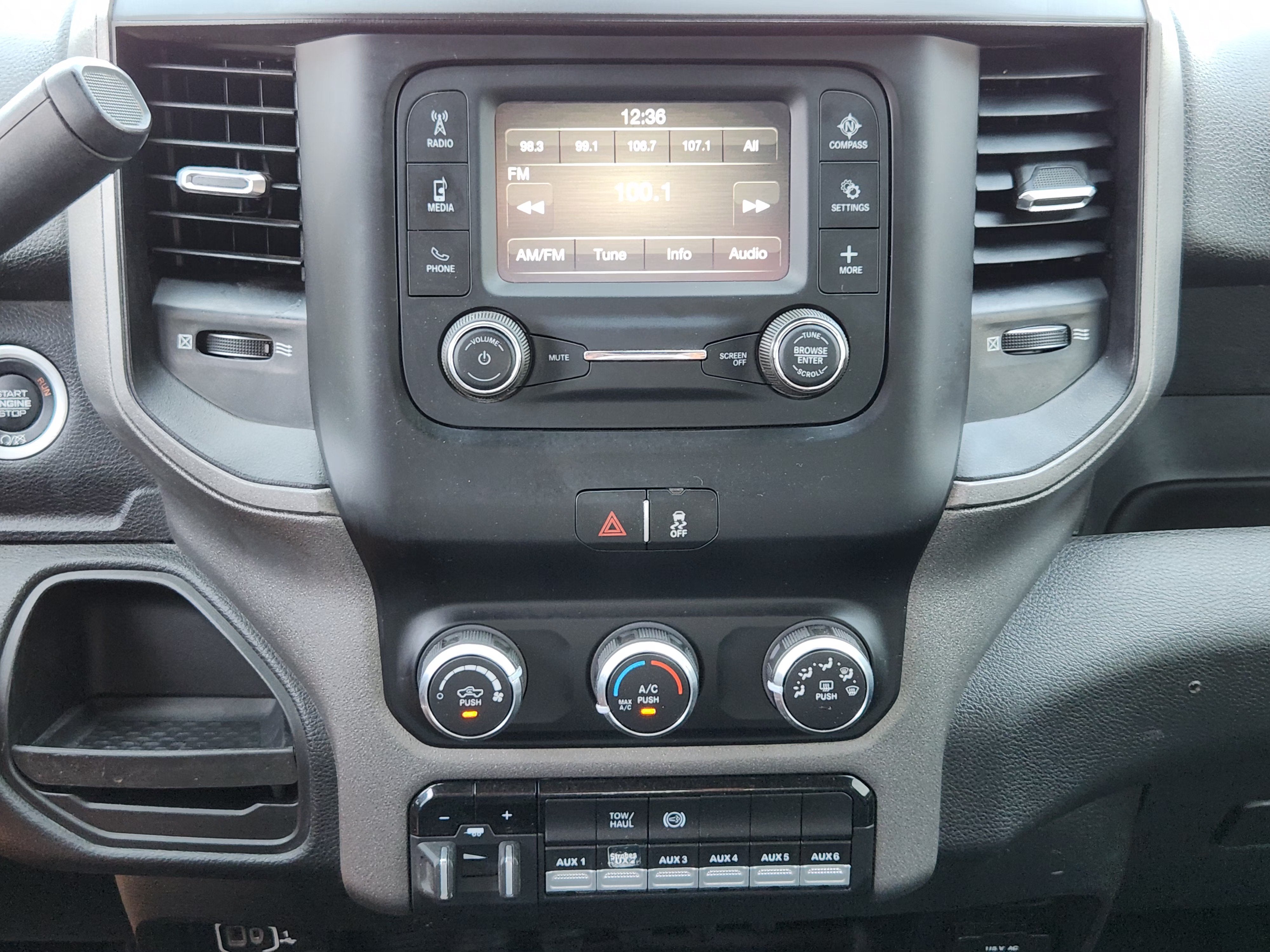 2023 RAM 2500 Tradesman Crew Cab 4x4 6'4" Box