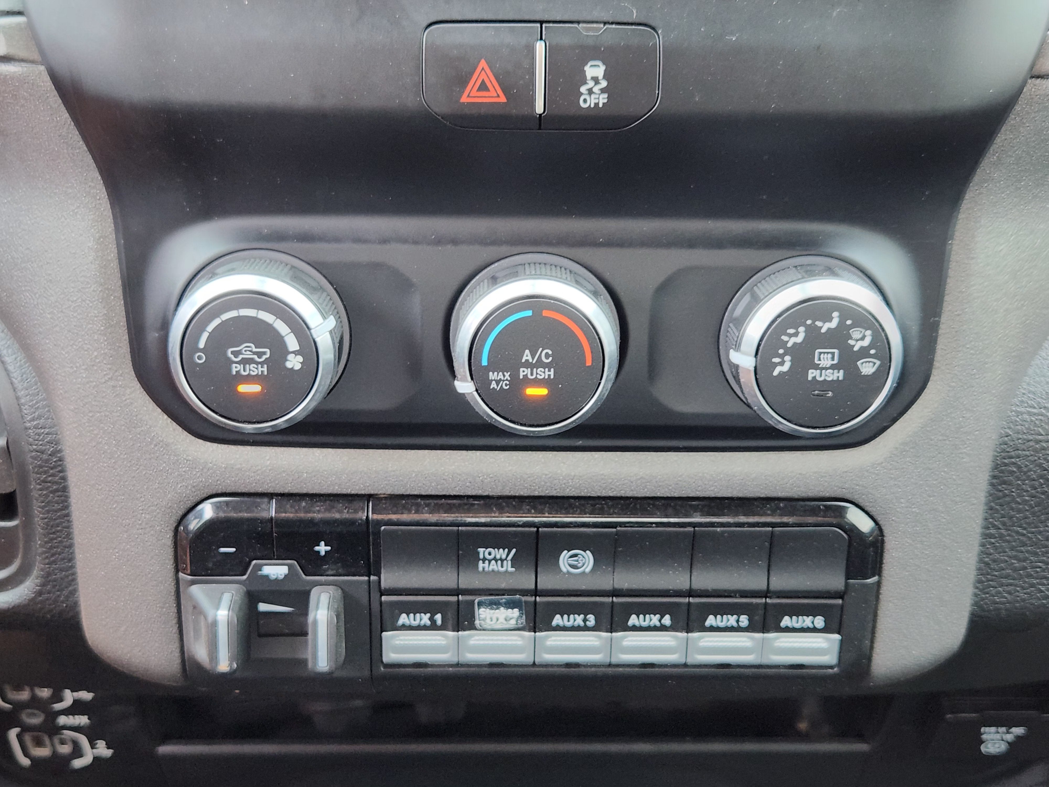 2023 RAM 2500 Tradesman Crew Cab 4x4 6'4" Box