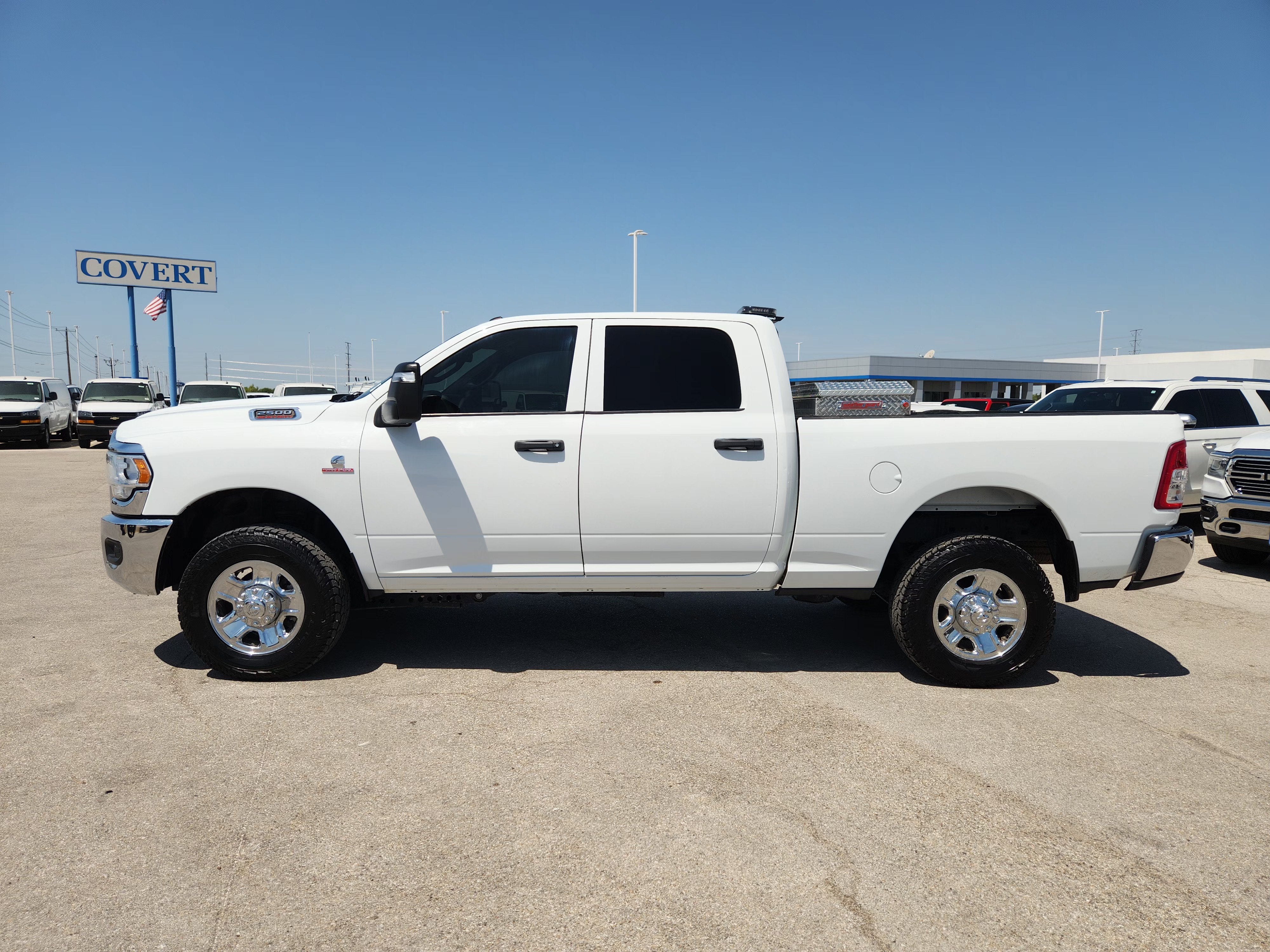 2023 RAM 2500 Tradesman Crew Cab 4x4 6'4" Box