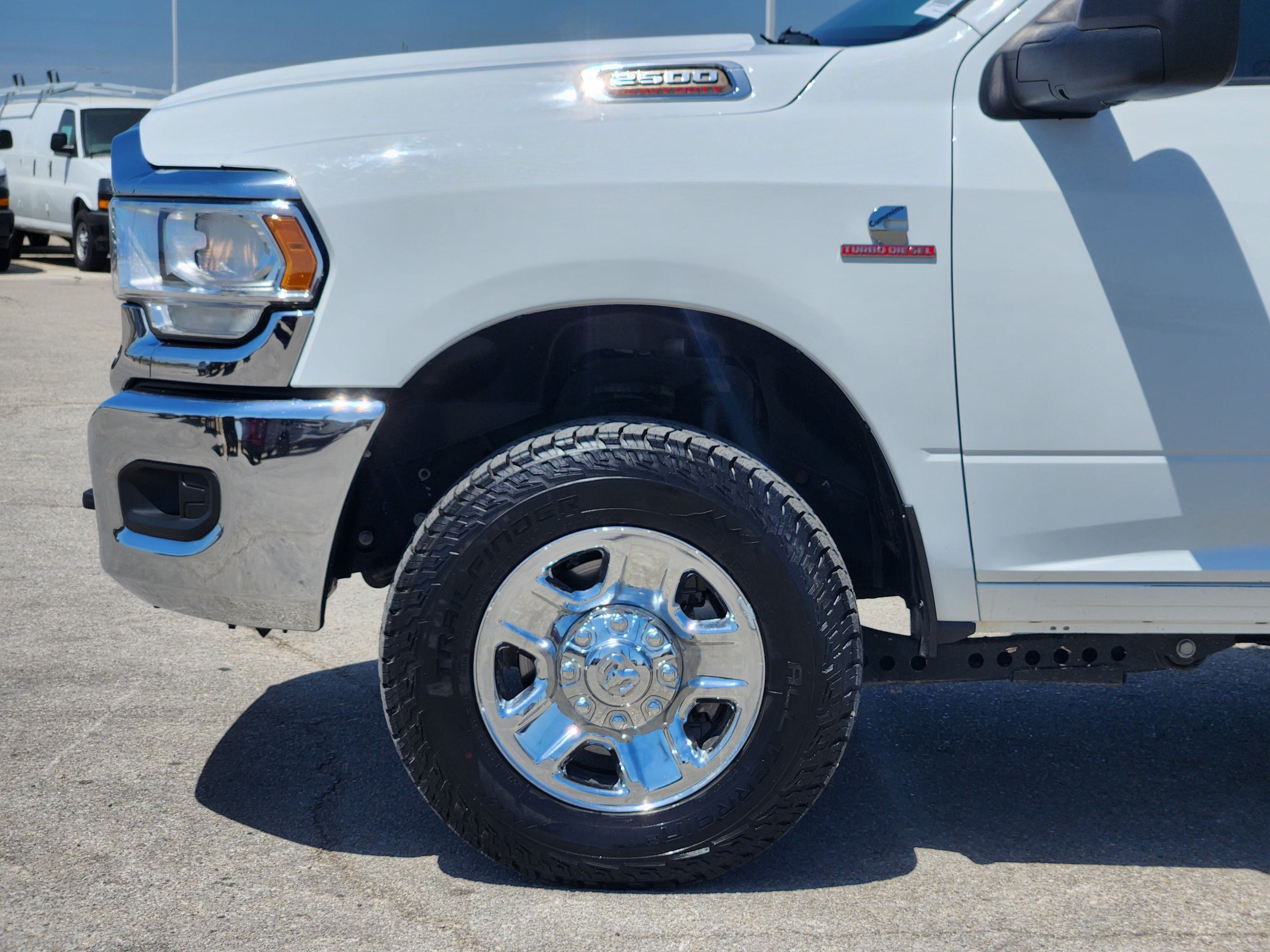 2023 RAM 2500 Tradesman Crew Cab 4x4 6'4" Box
