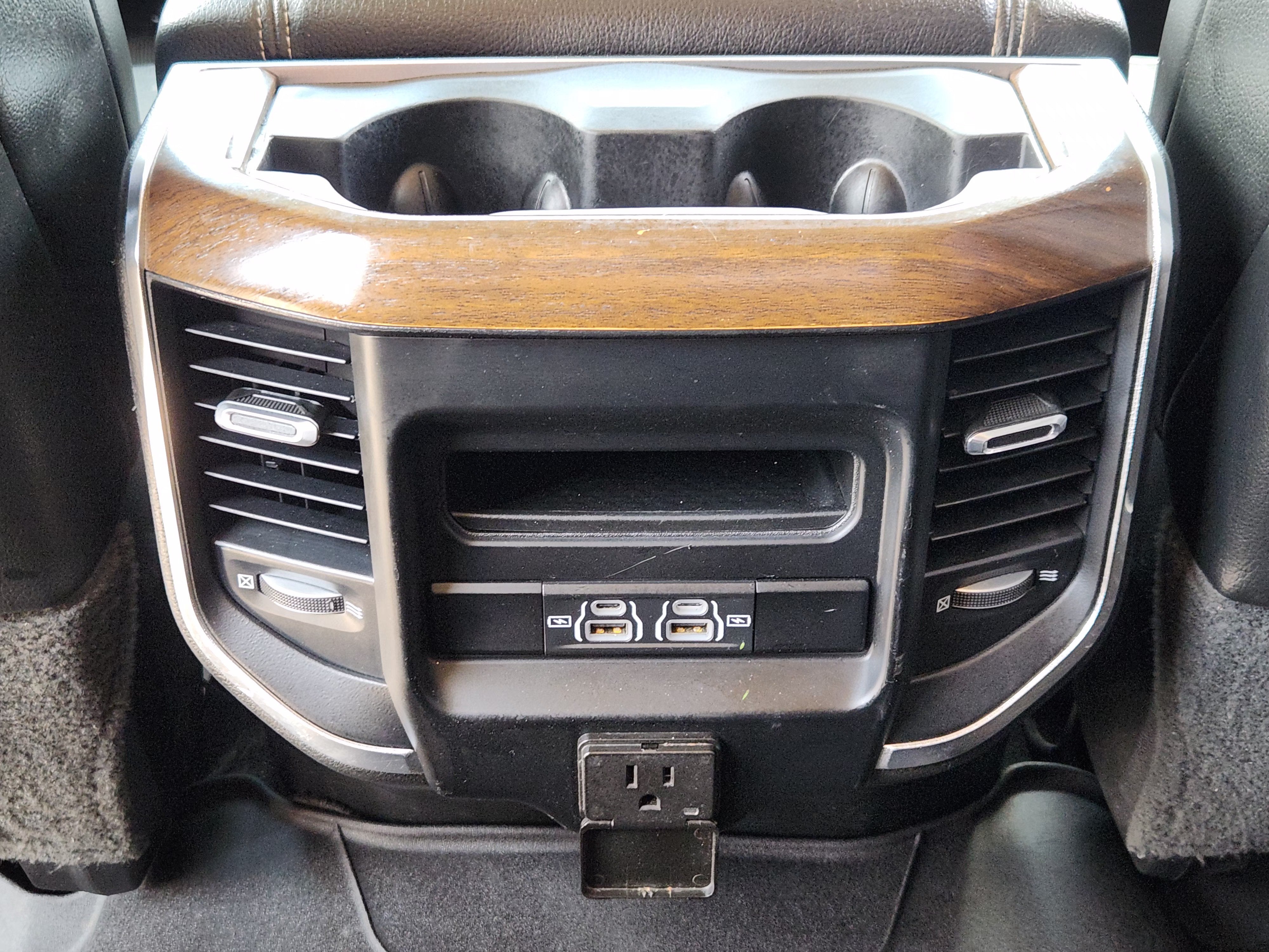 2022 RAM 2500 Laramie Crew Cab 4x4 6'4" Box