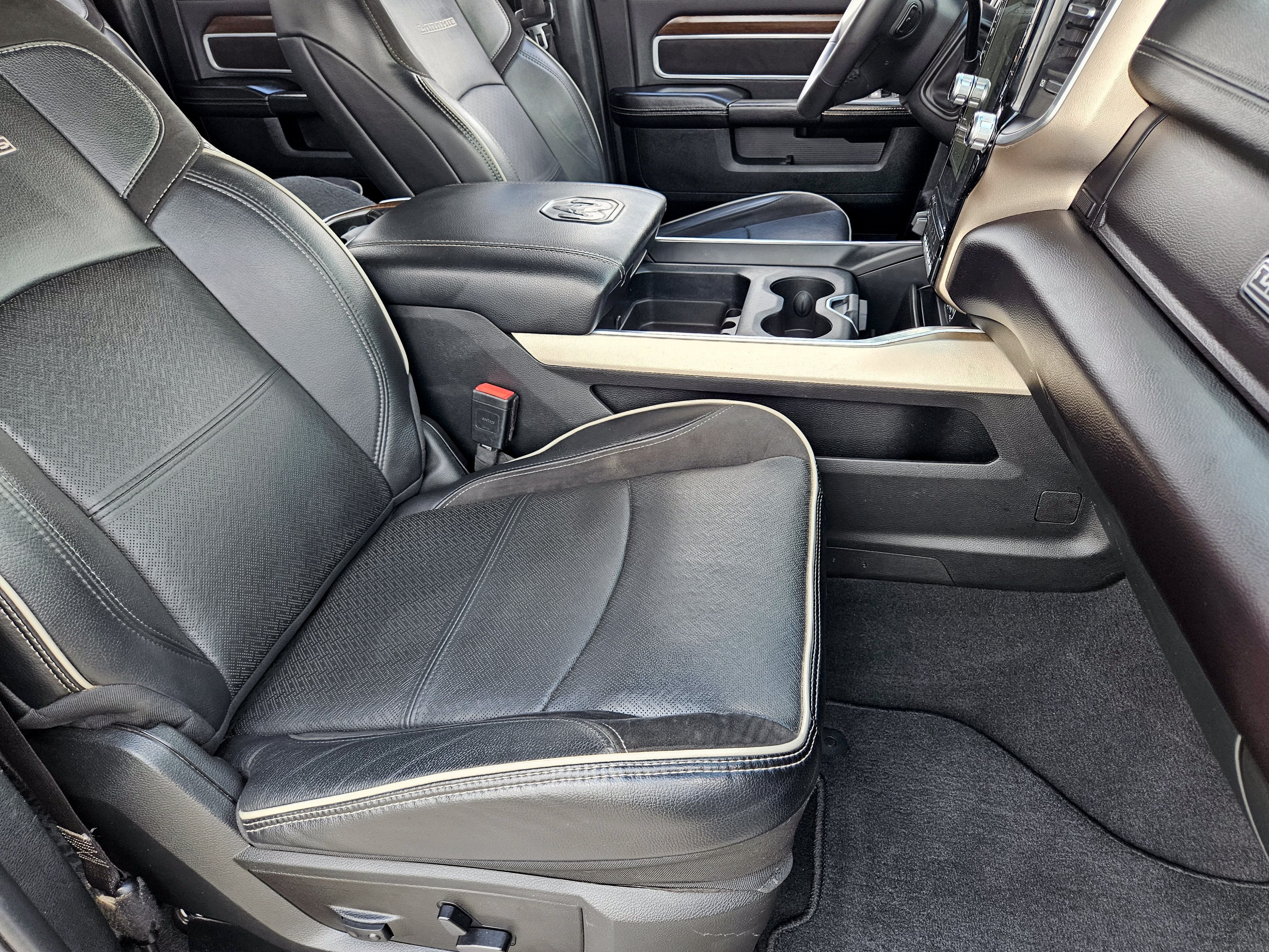 2023 RAM 2500 Laramie Crew Cab 4x4 6'4" Box