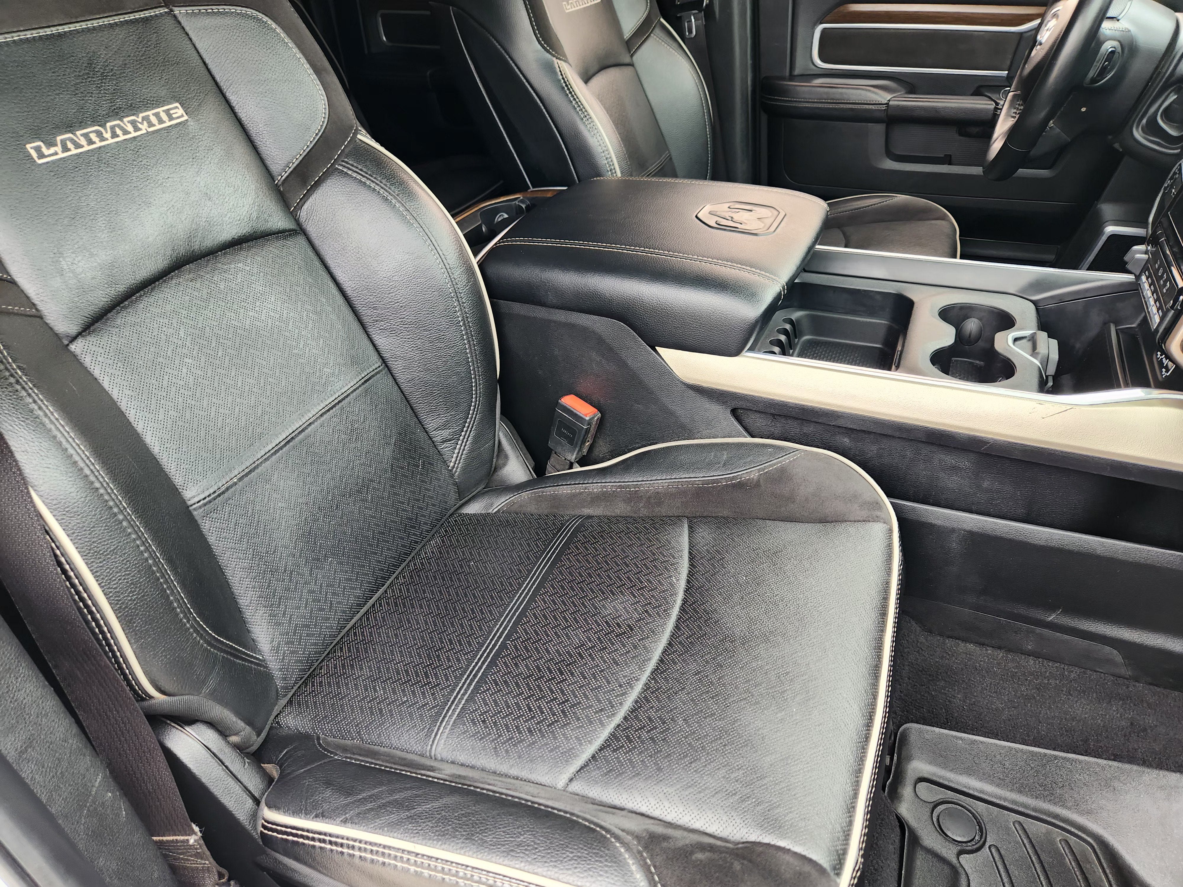 2023 RAM 2500 Laramie Crew Cab 4x4 6'4" Box