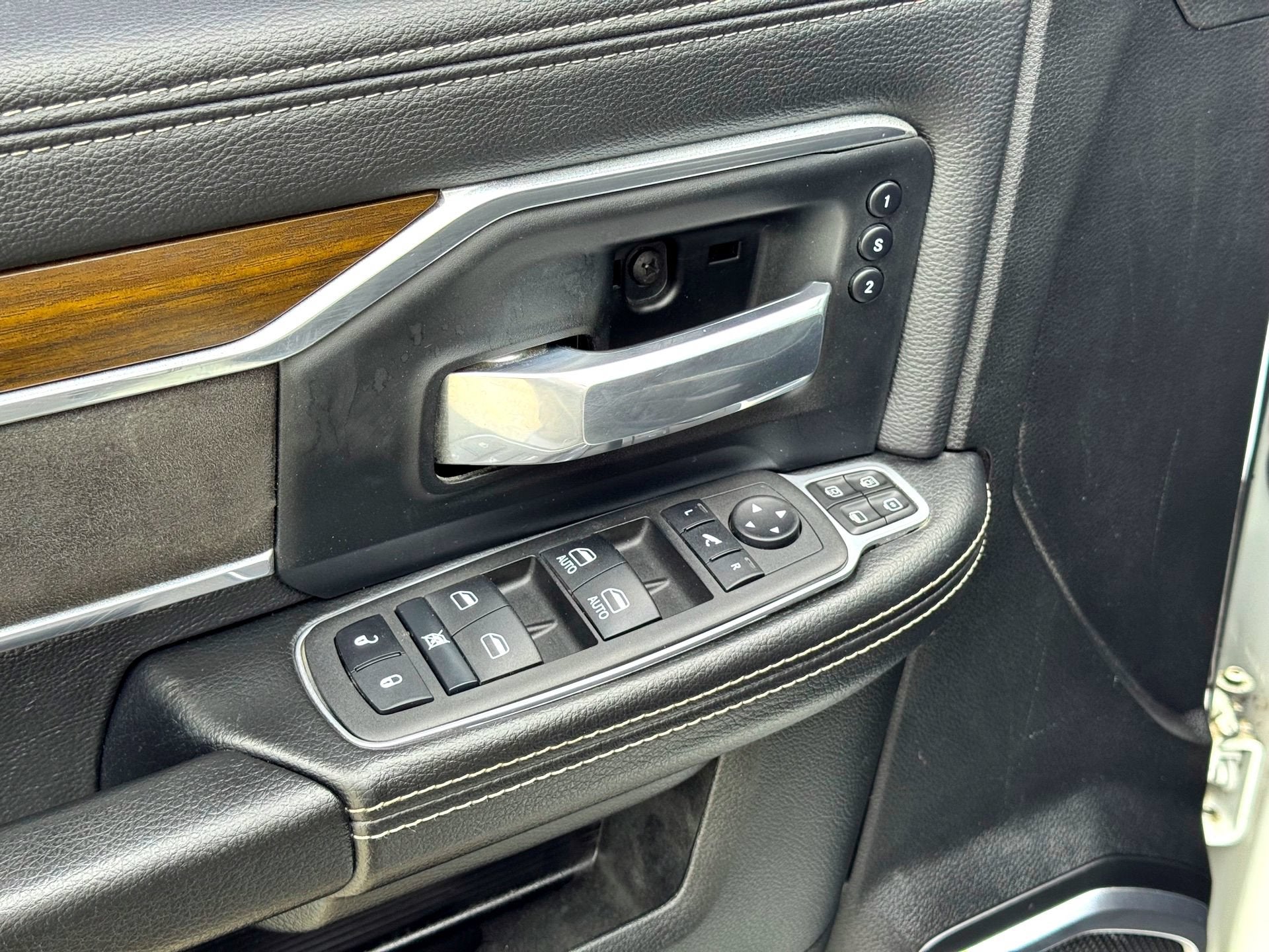 2023 RAM 2500 Laramie Crew Cab 4x4 6'4" Box