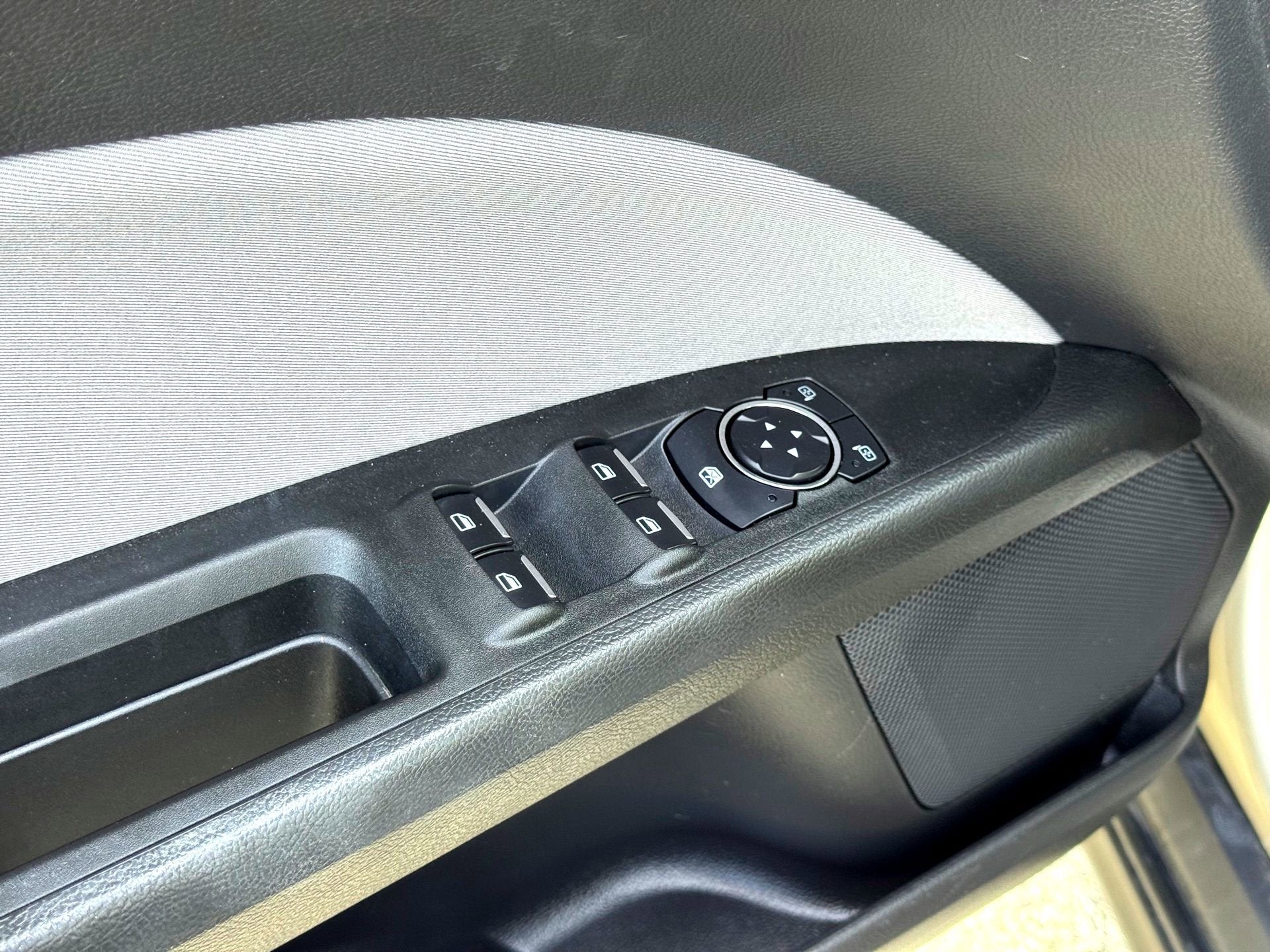 2016 Ford Fusion S Hybrid