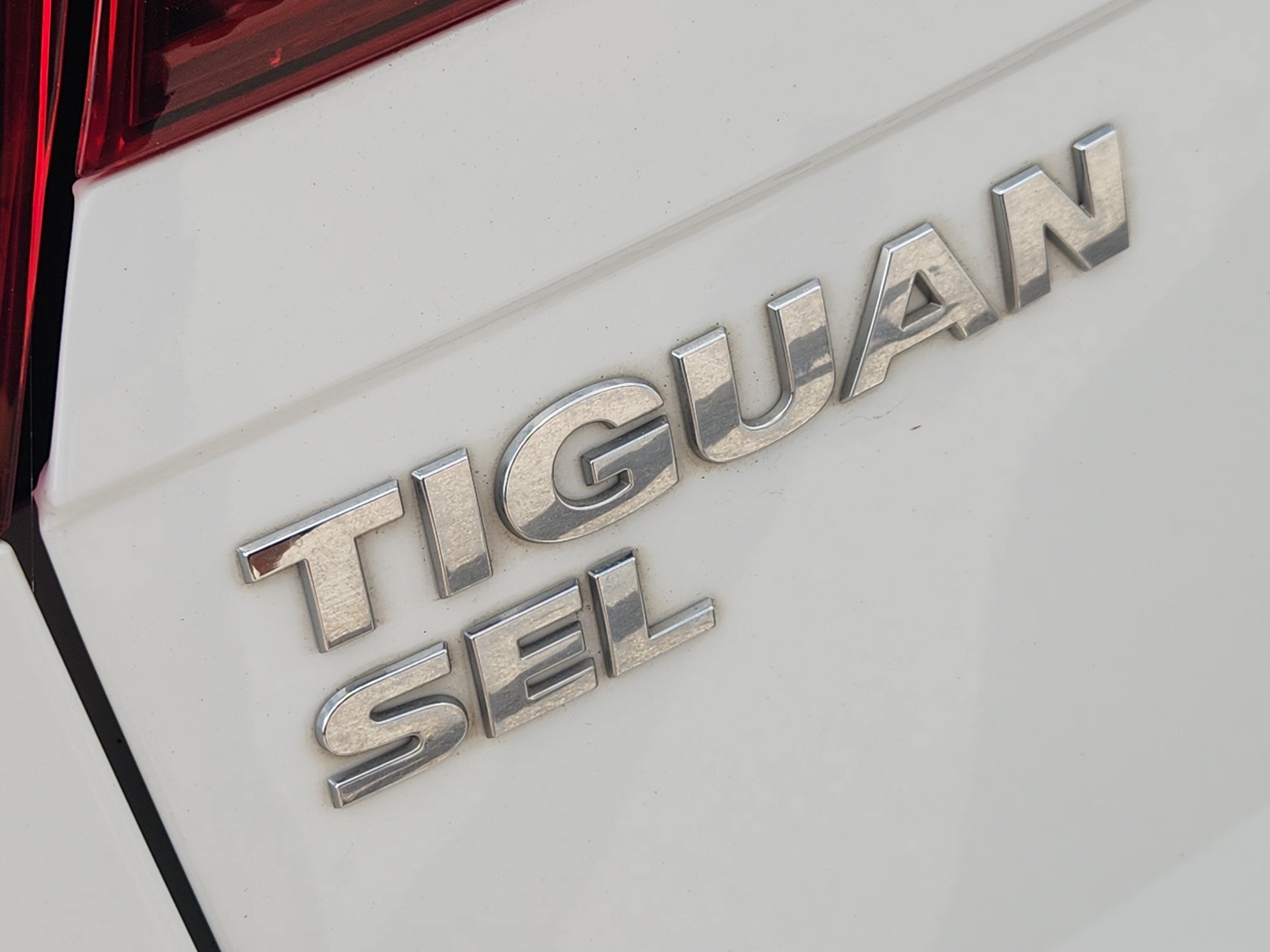 2018 Volkswagen Tiguan 2.0T SEL Premium