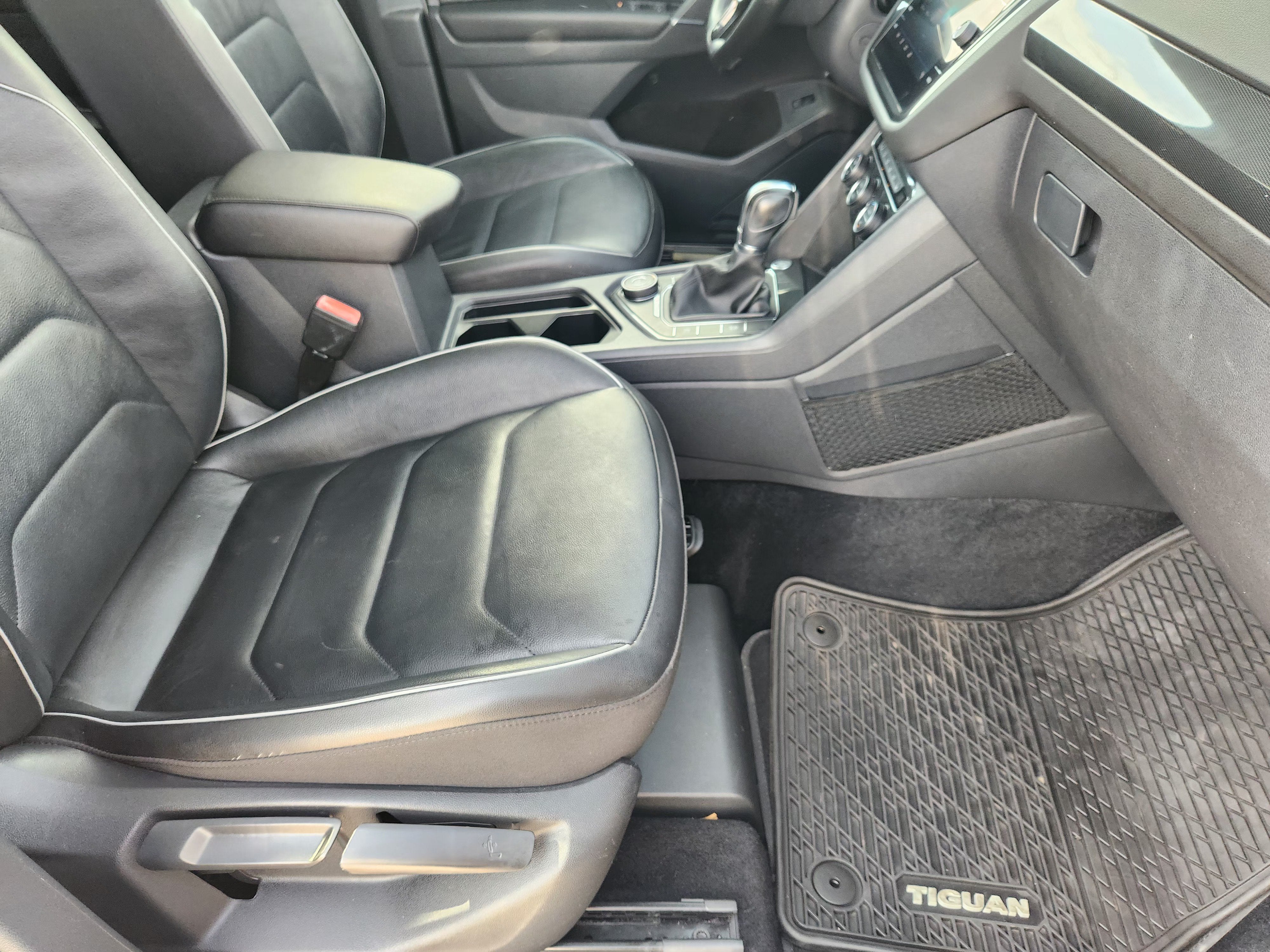 2018 Volkswagen Tiguan 2.0T SEL Premium