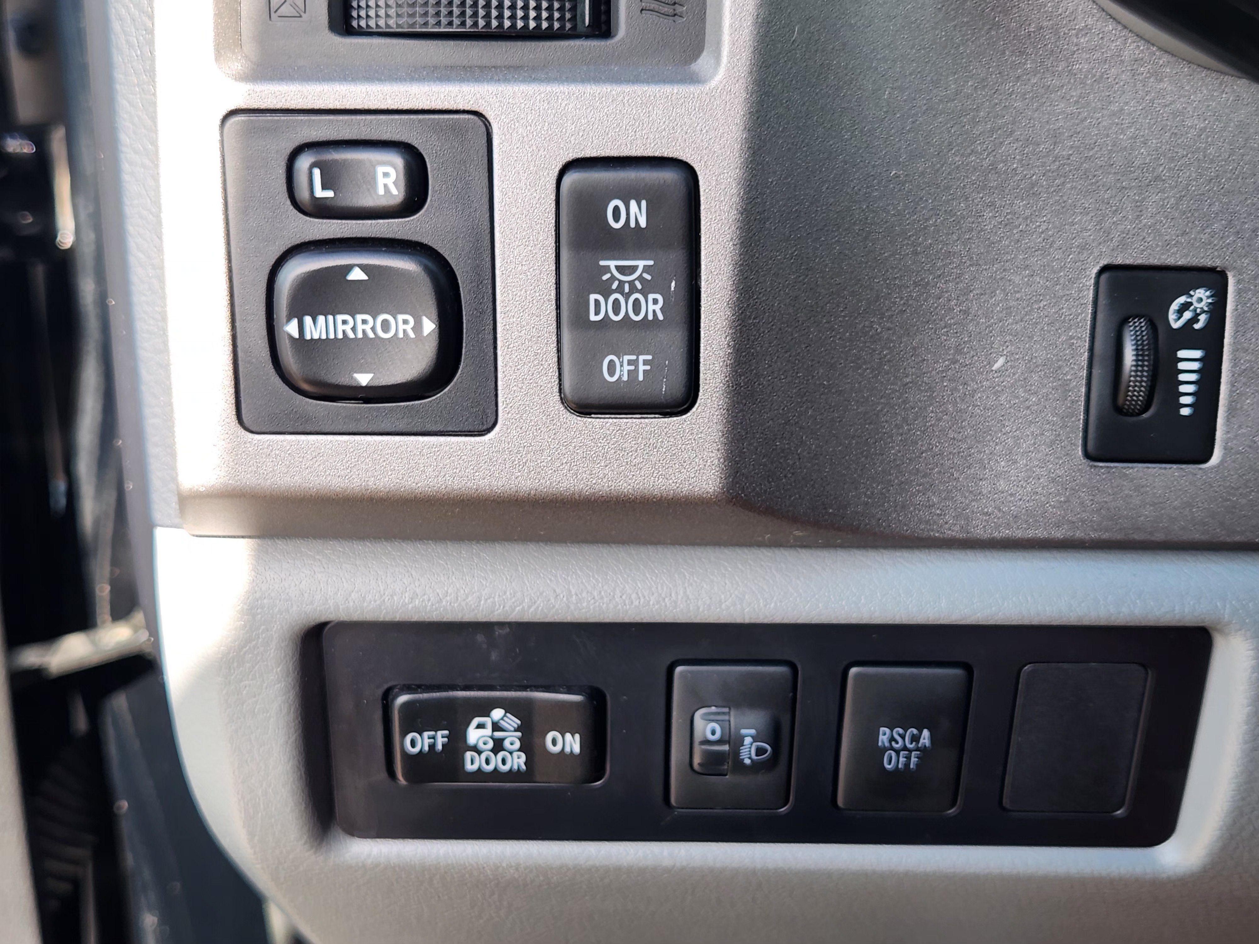 2013 Toyota Tundra 4WD Truck DB 4WD V8 5.7 SR5