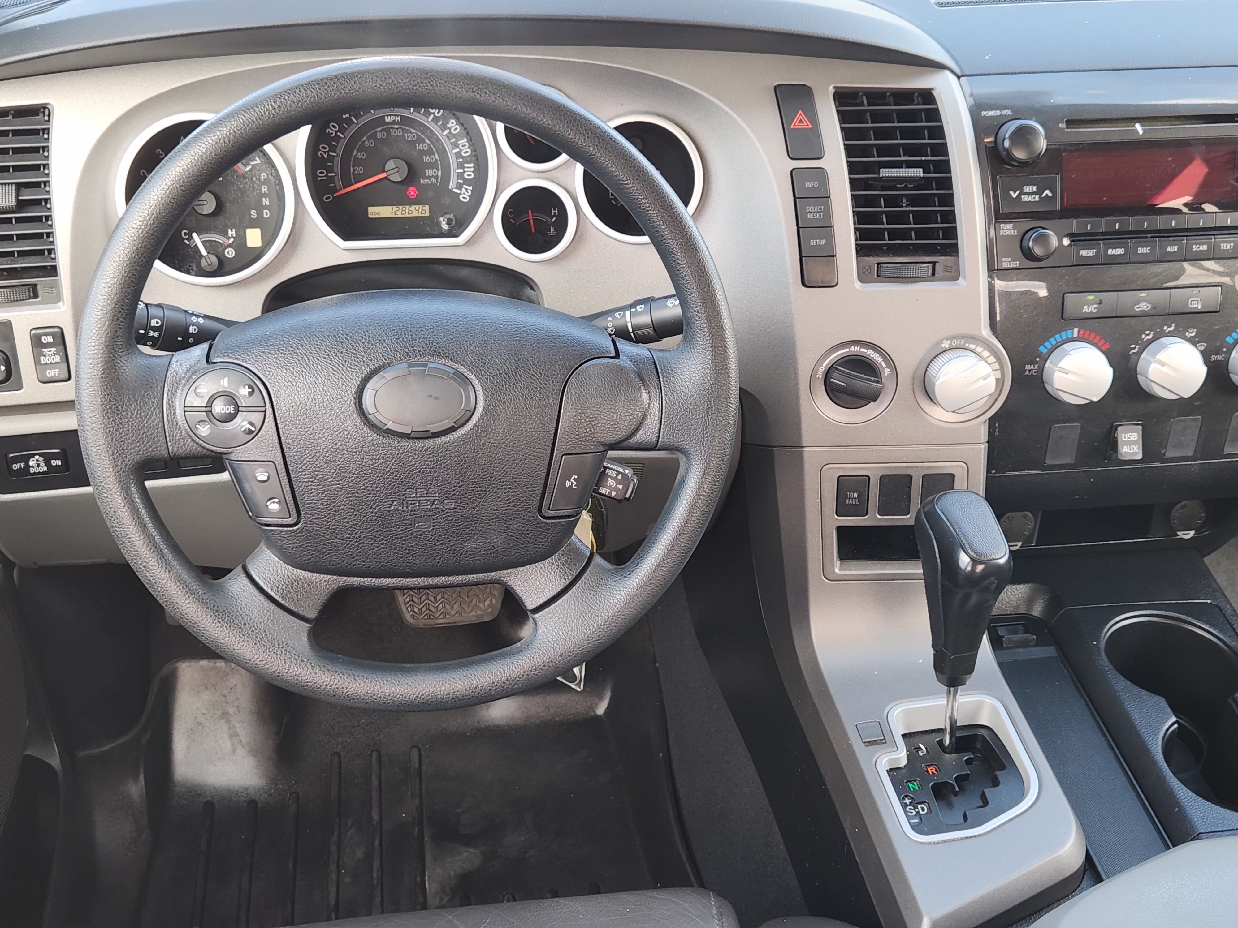 2013 Toyota Tundra 4WD Truck DB 4WD V8 5.7 SR5