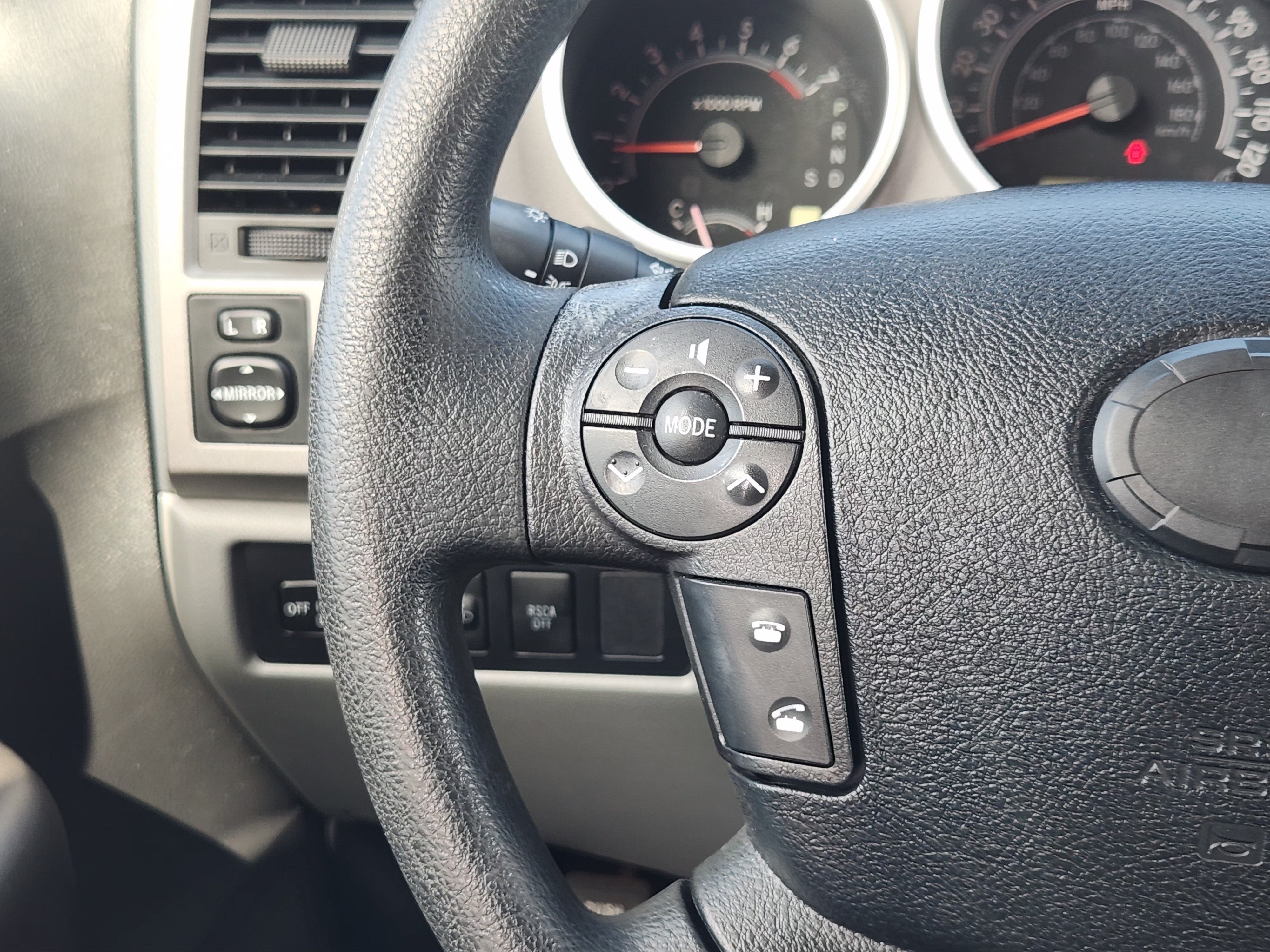 2013 Toyota Tundra 4WD Truck DB 4WD V8 5.7 SR5