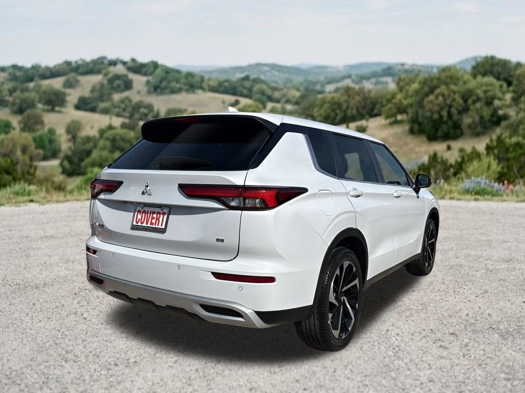 2024 Mitsubishi Outlander SE