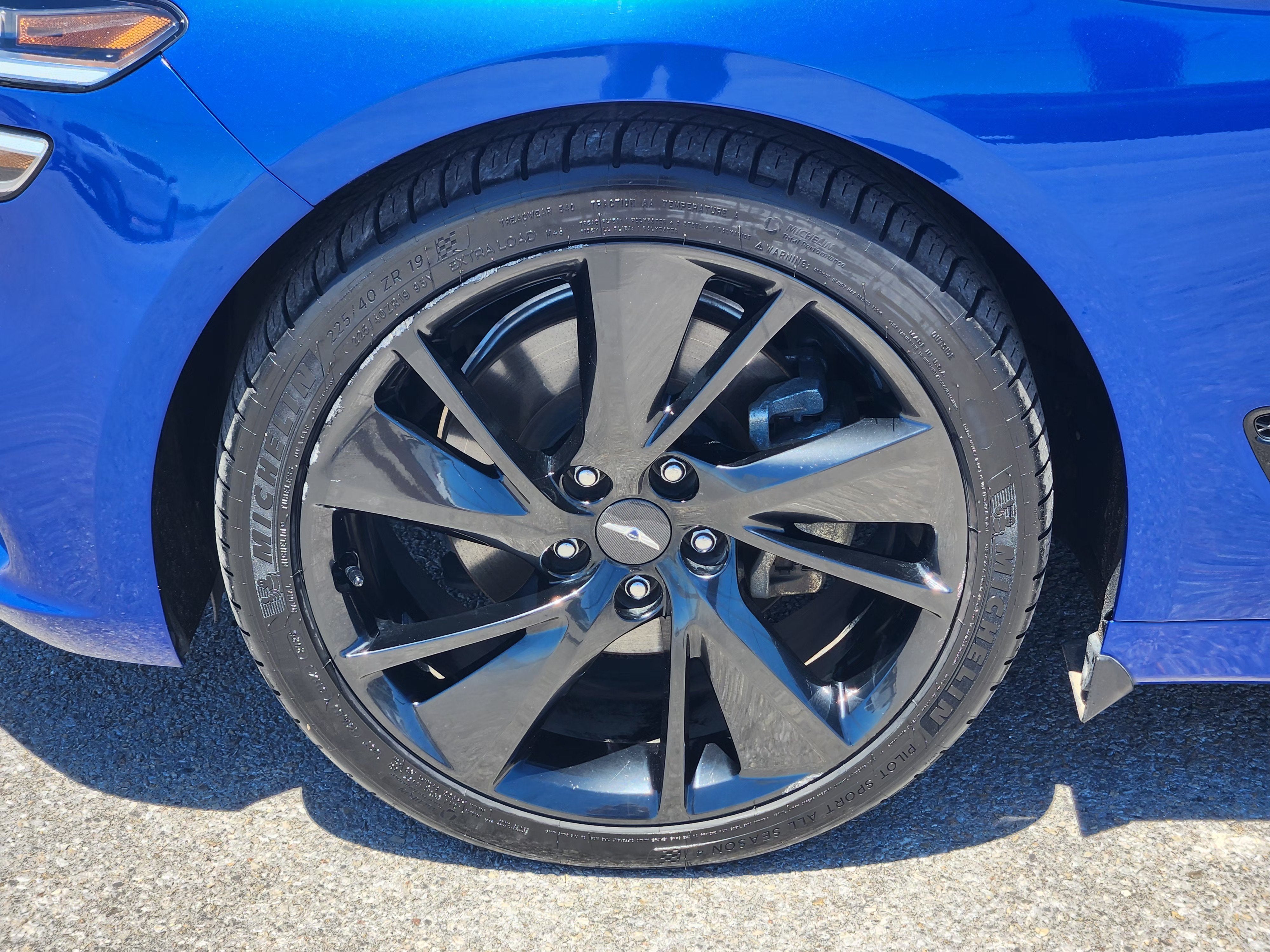 2023 Genesis G70 2.0T RWD
