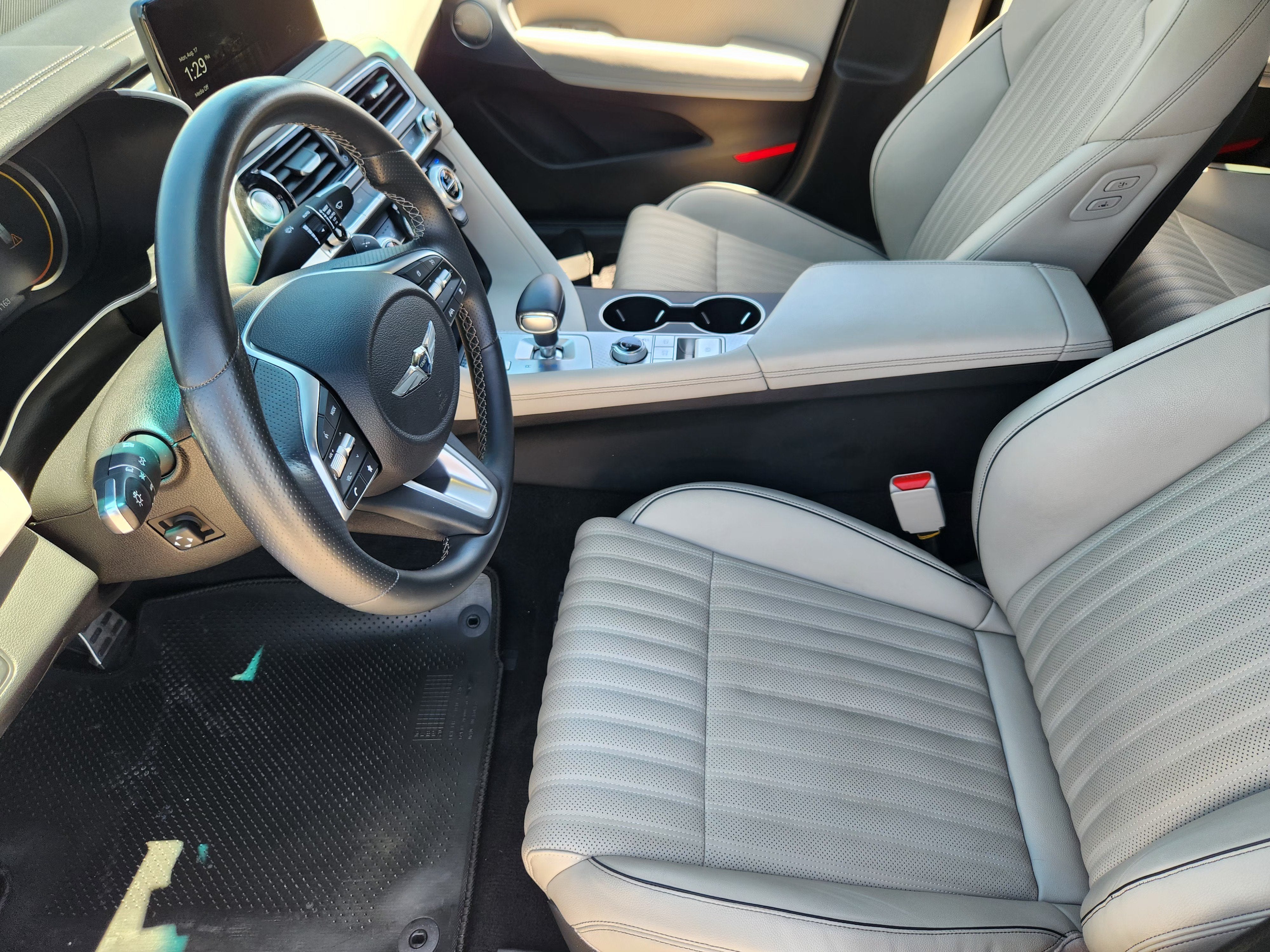 2023 Genesis G70 2.0T RWD