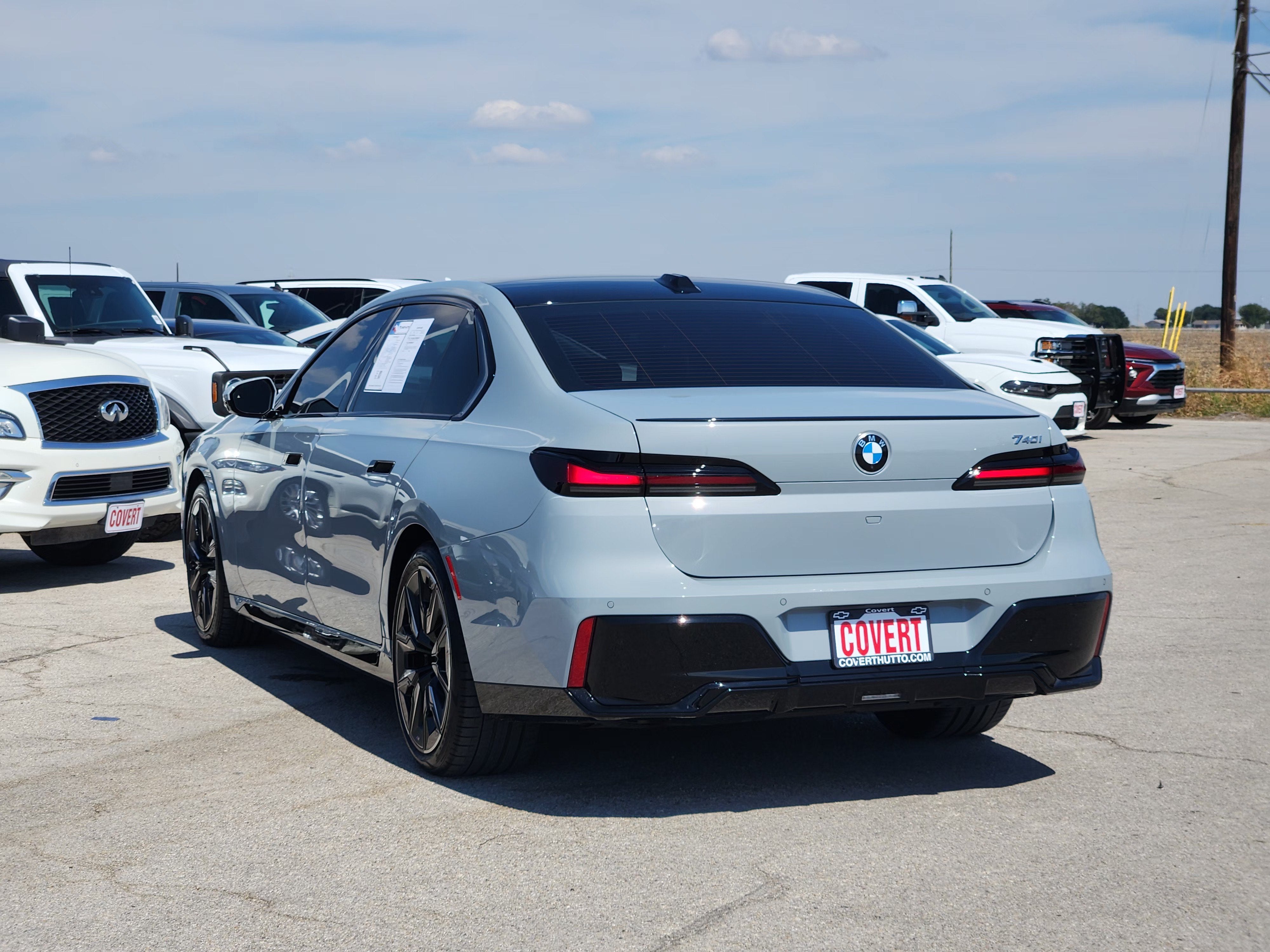 2025 BMW 740i 740i