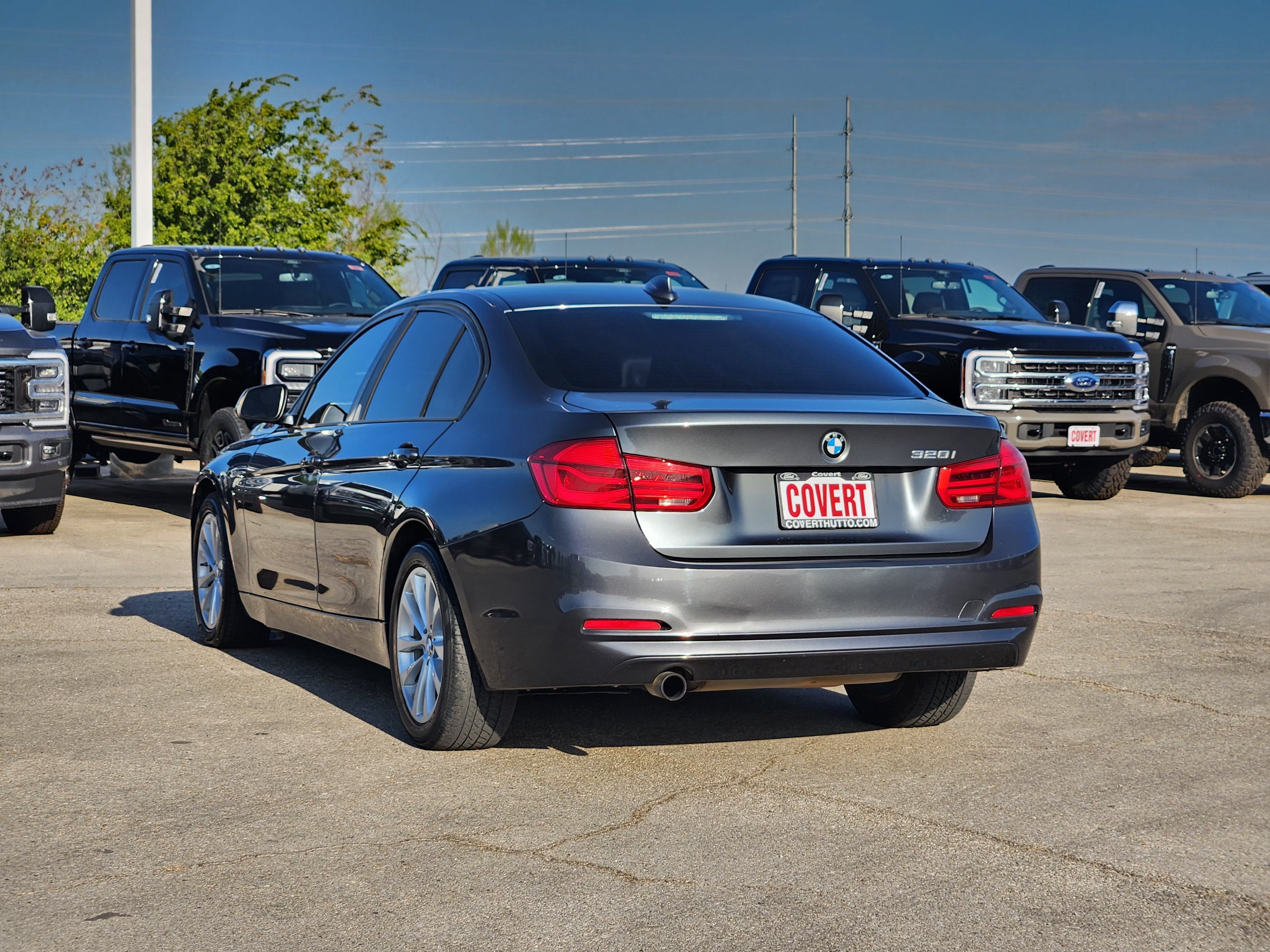 2017 BMW 320i 320i