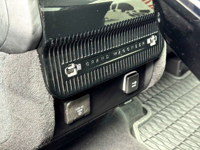 2024 Jeep Grand Wagoneer L Series II OBSIDIAN