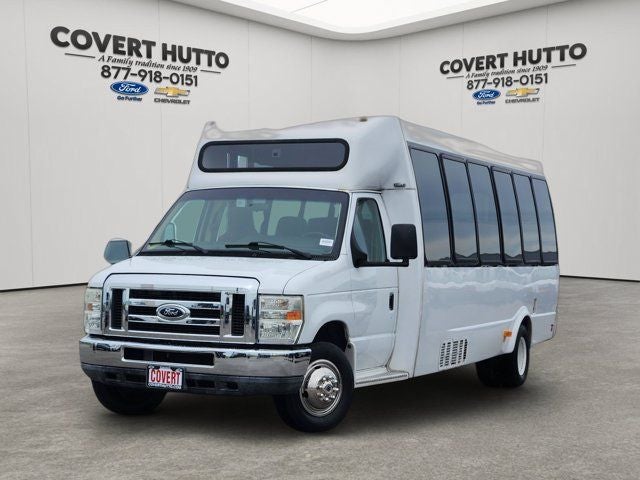 2015 Ford E-Series DRW E-450 Super Duty 158 in WB's photo