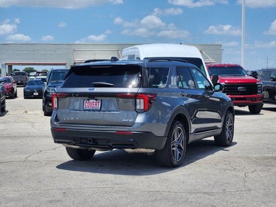 2025 Ford Explorer ST-Line