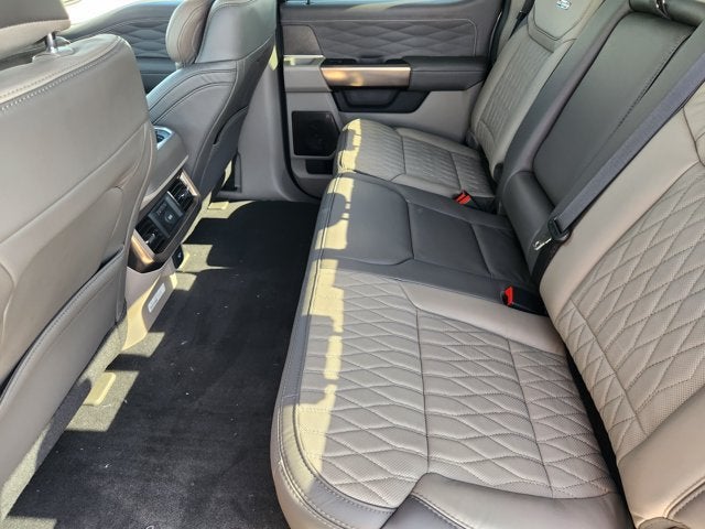 2027 Ford F-350SD Platinum