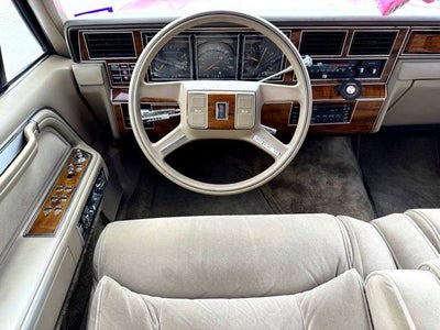 1989 Lincoln Town Car Signature