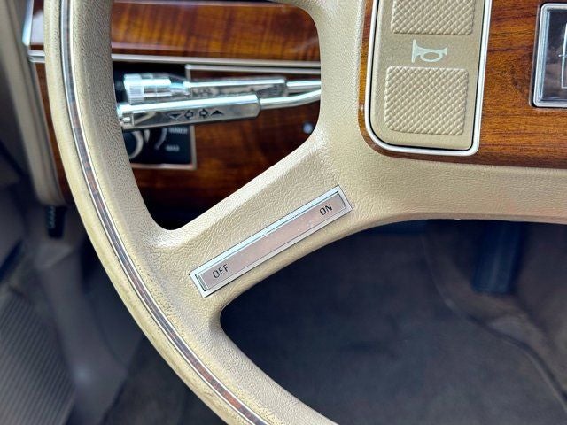 1989 Lincoln Town Car Signature