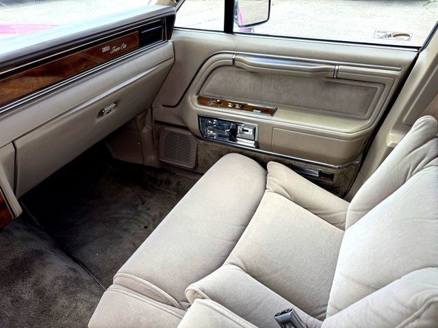 1989 Lincoln Town Car Signature