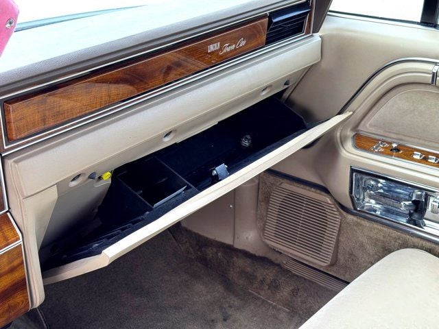 1989 Lincoln Town Car Signature