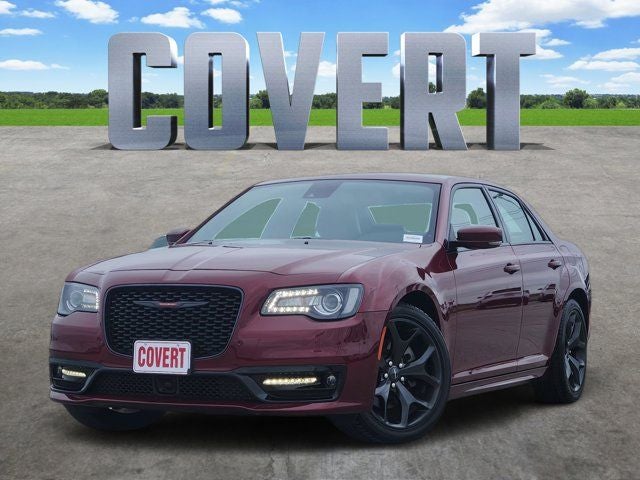 2023 Chrysler 300 S's photo