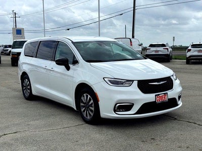 2024 Chrysler Pacifica Hybrid Select