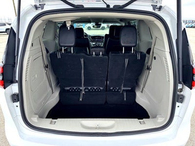 2024 Chrysler Pacifica Hybrid Select