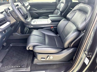 2025 Lincoln Navigator Reserve Jet Appearance