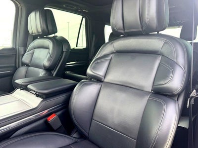 2025 Lincoln Navigator Reserve Jet Appearance