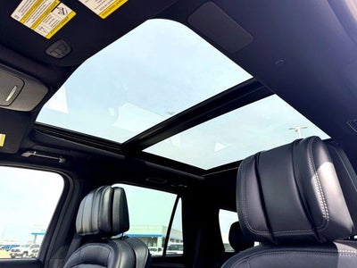 2025 Lincoln Navigator Reserve Jet Appearance