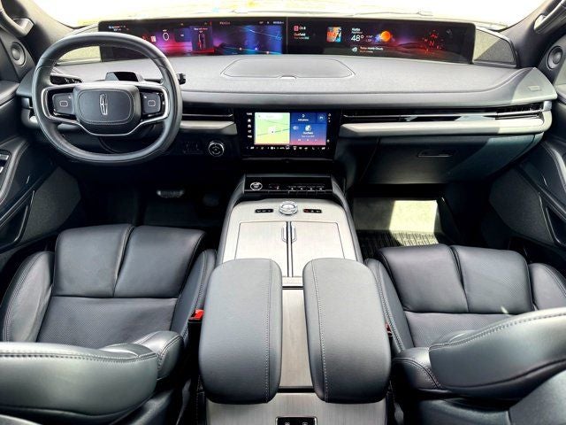 2025 Lincoln Navigator Reserve Jet Appearance