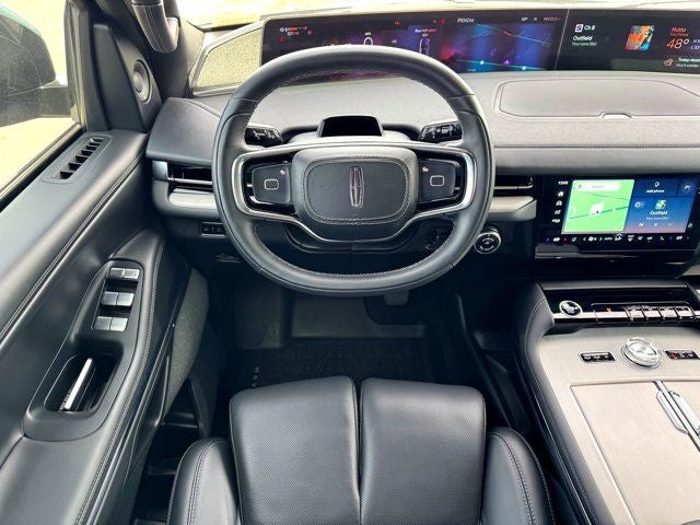 2025 Lincoln Navigator Reserve Jet Appearance