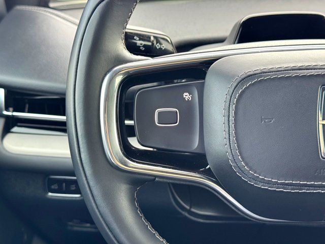 2025 Lincoln Navigator Reserve Jet Appearance