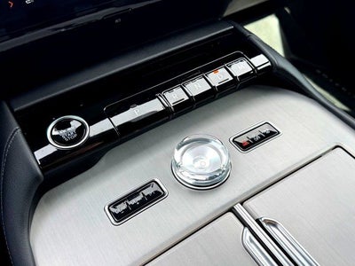 2025 Lincoln Navigator Reserve Jet Appearance