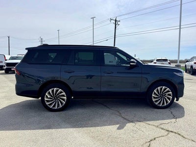 2025 Lincoln Navigator Reserve Jet Appearance