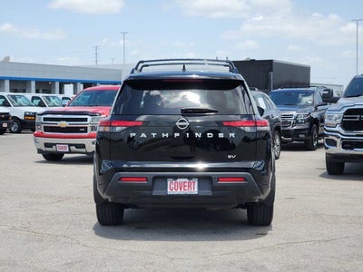 2022 Nissan Pathfinder SV