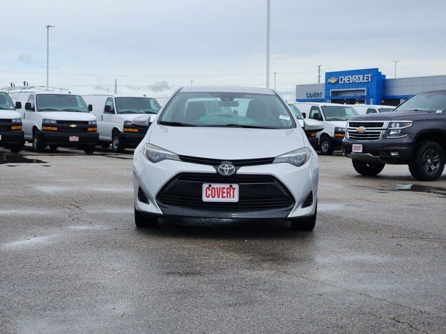 Used 2018 Toyota Corolla LE with VIN 5YFBURHE0JP756484 for sale in Hutto, TX