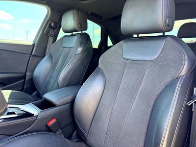 2021 Audi A4 45 S line Prestige quattro