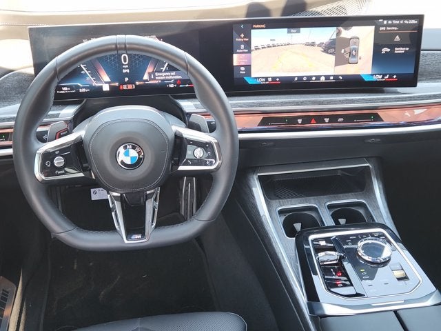 2025 BMW 7 Series 740i